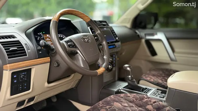 Toyota Land Cruiser Prado 2022 · 2.8 AT
