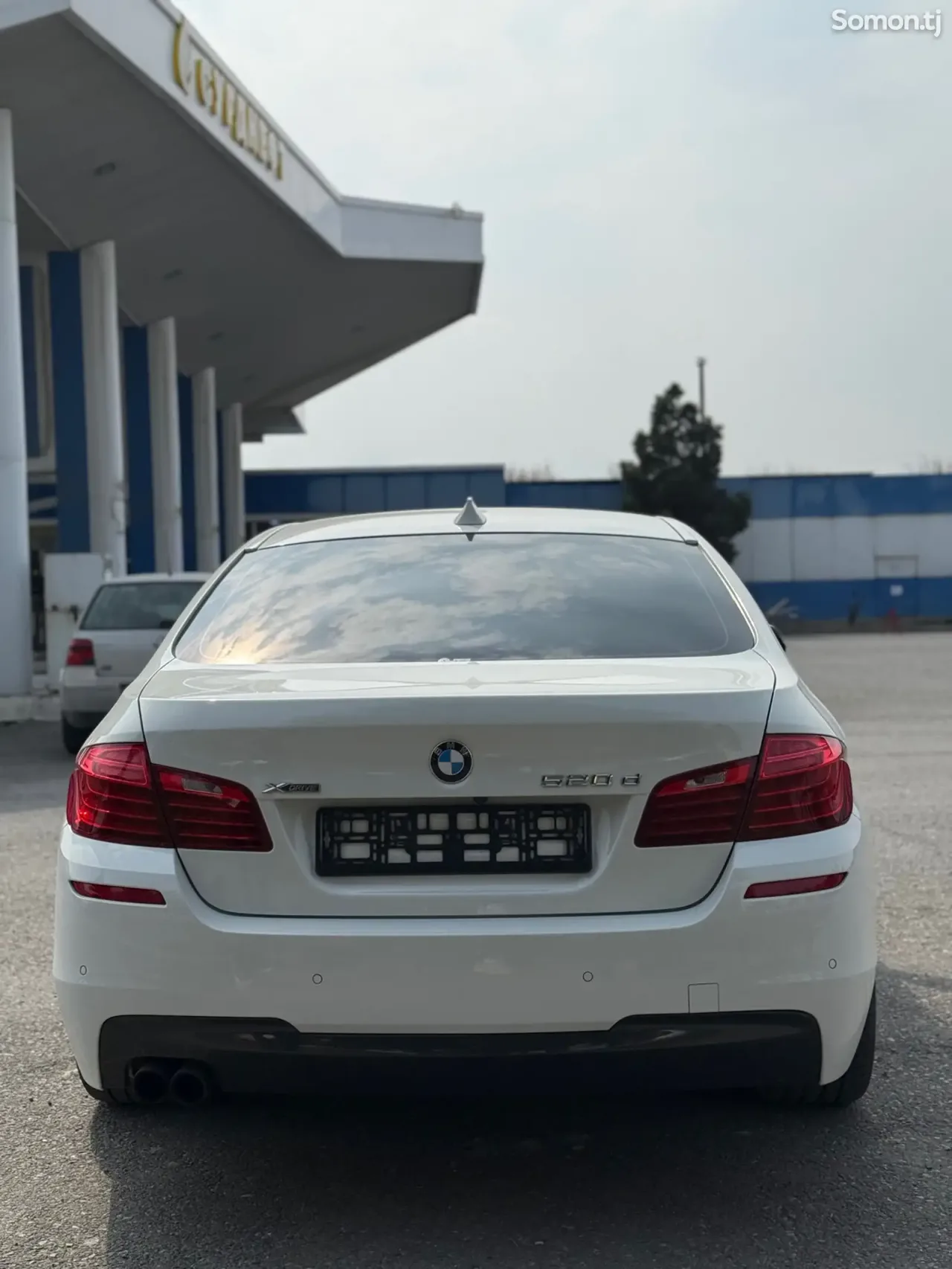 BMW 5 series 2016 · 2.0 AT