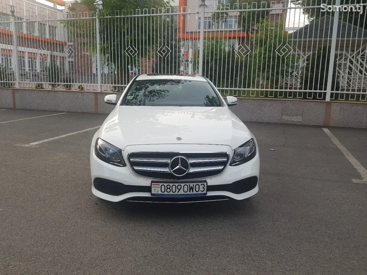 Mercedes-Benz E class 2018 · 2.2 AT