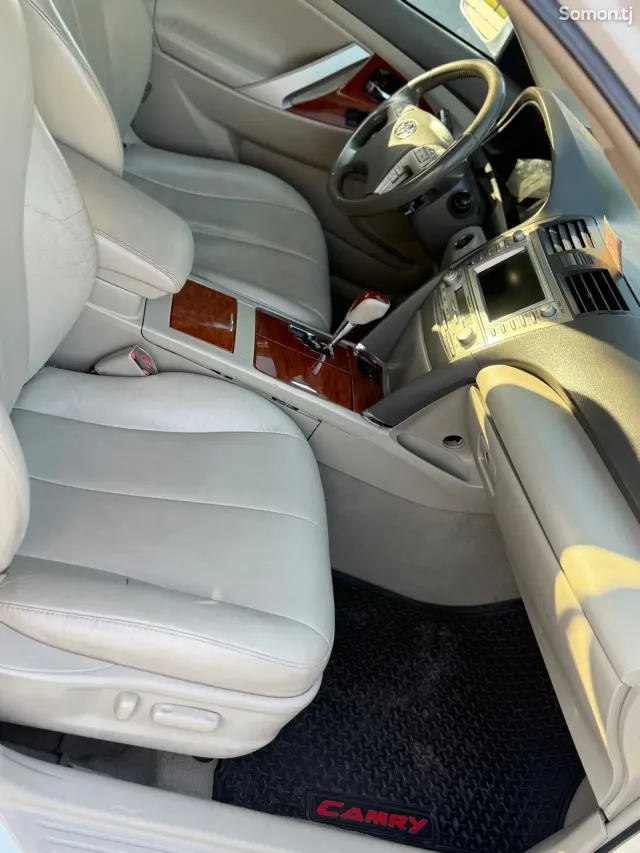 Toyota Camry 2011 · 3.5 AT