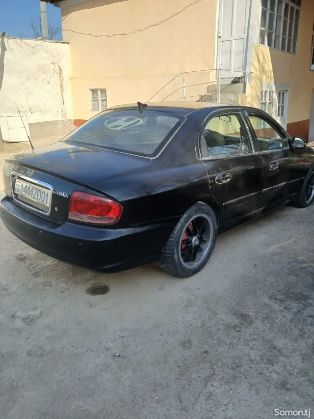 Hyundai Sonata 2004 · 2.0 MT