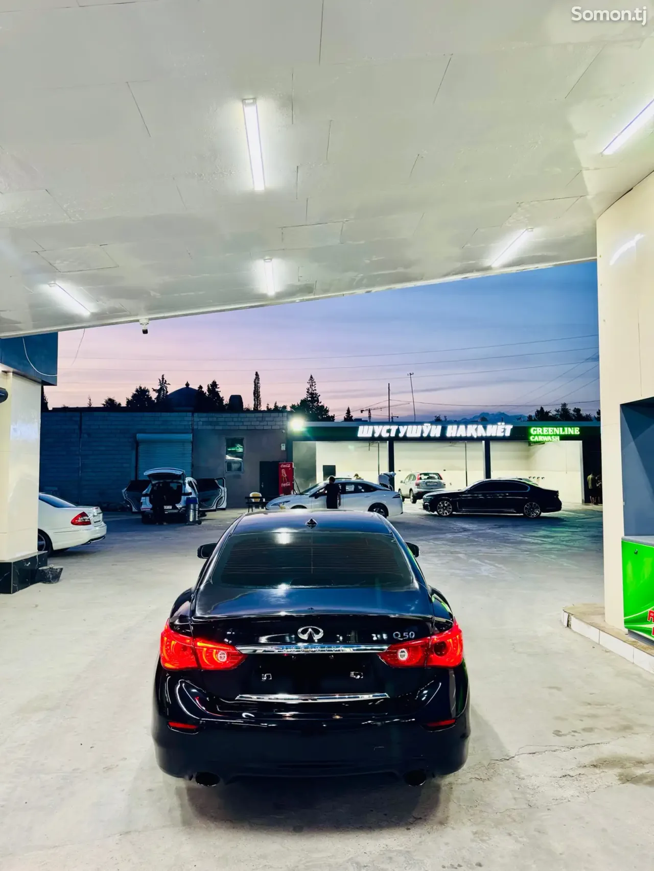 Infiniti Q series 2015 · 3.5 AT