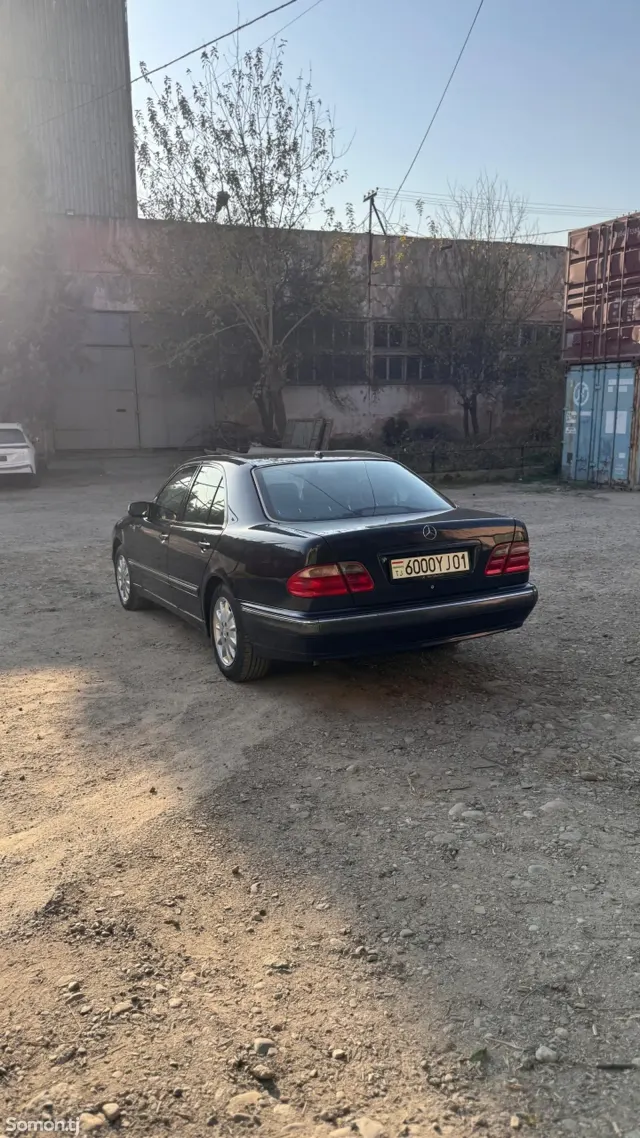Mercedes-Benz E class 2001 · 2.4 AT