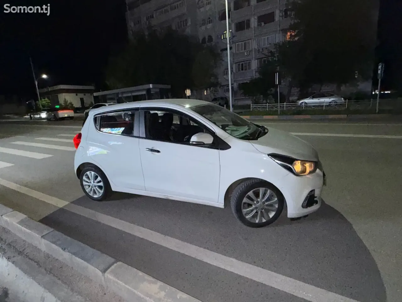 Chevrolet Spark 2016 · 1.1 AT