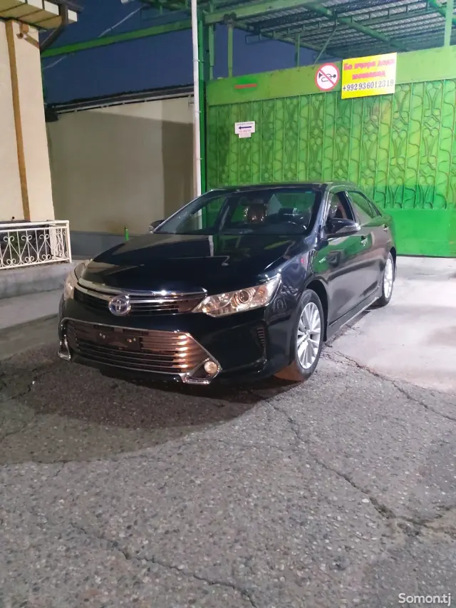 Toyota Camry 2015 · 2.5 AT