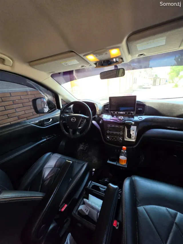 Nissan Elgrand 2014 · 2.5 AT
