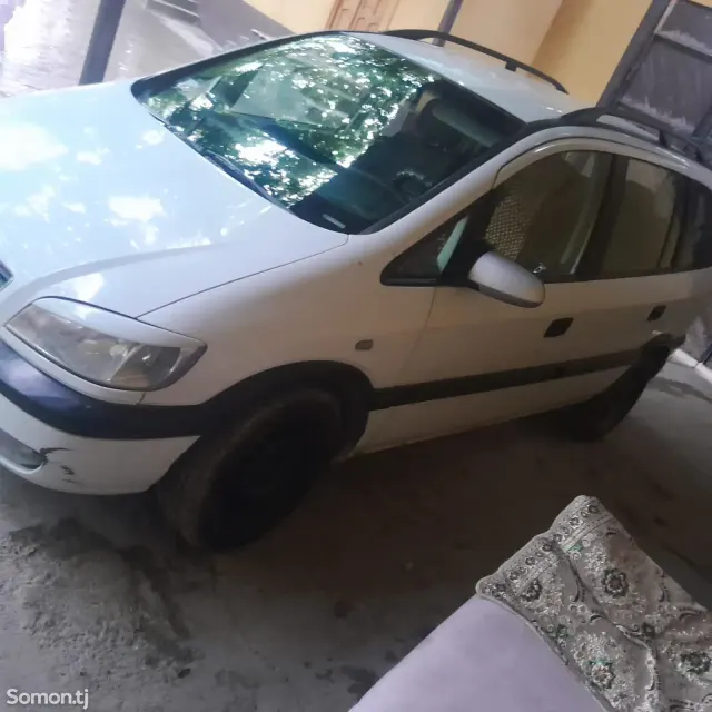Opel Zafira 1999 · 1.6 MT