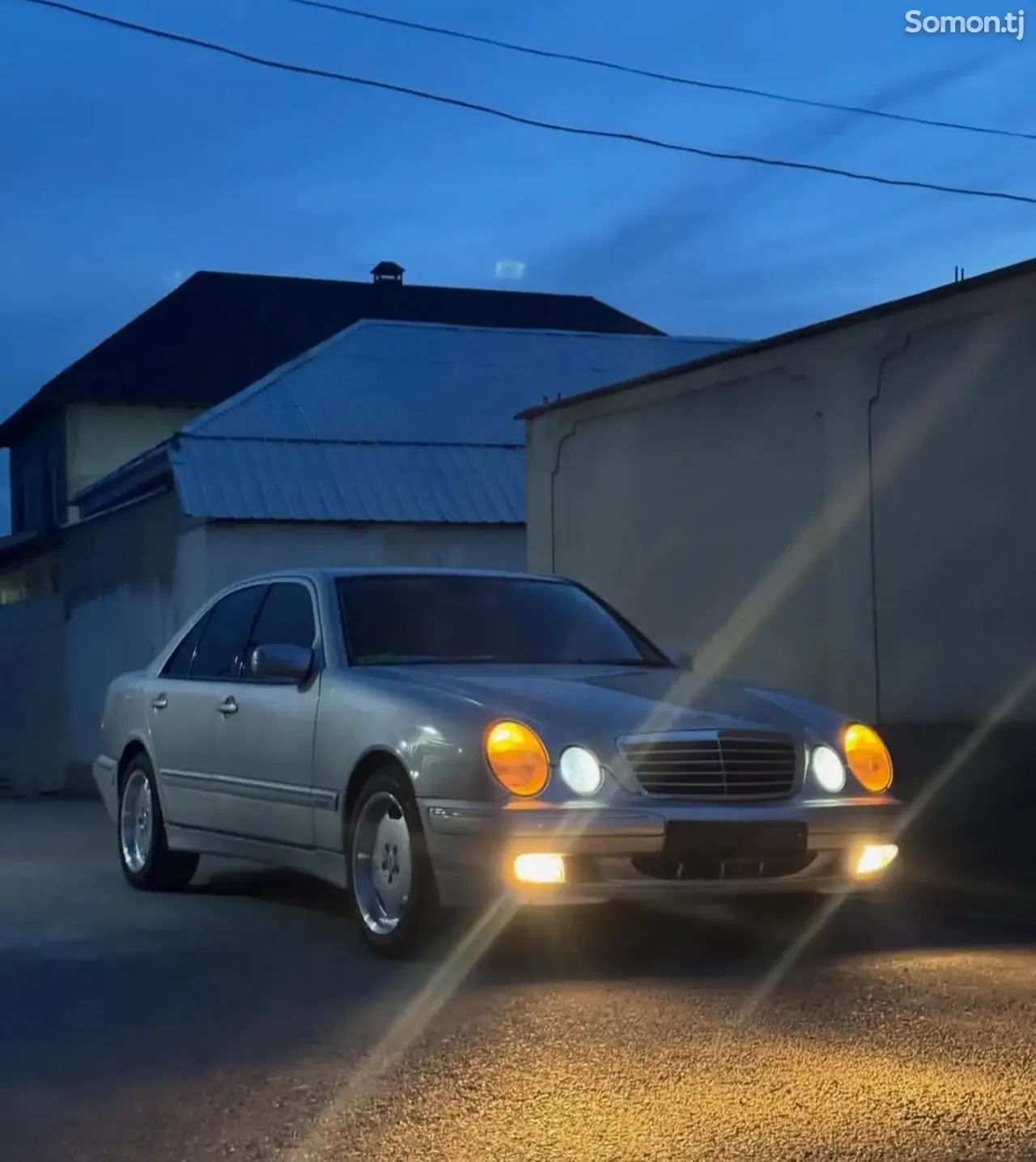 Mercedes-Benz E class 2001 · 3.2 AT
