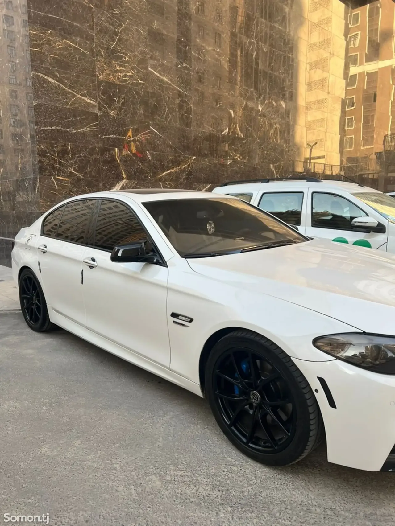 BMW M5 2014 · 3.5 AT