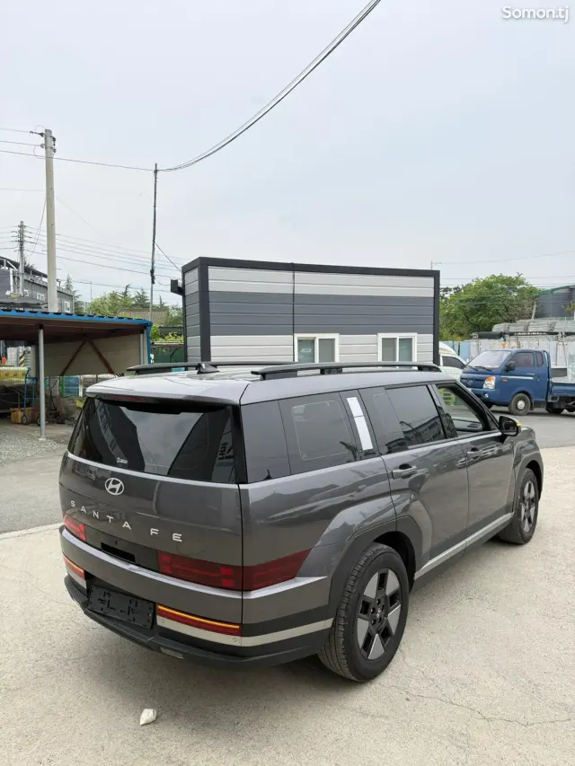 Hyundai Santa Fe 2024 · 1.6 AT