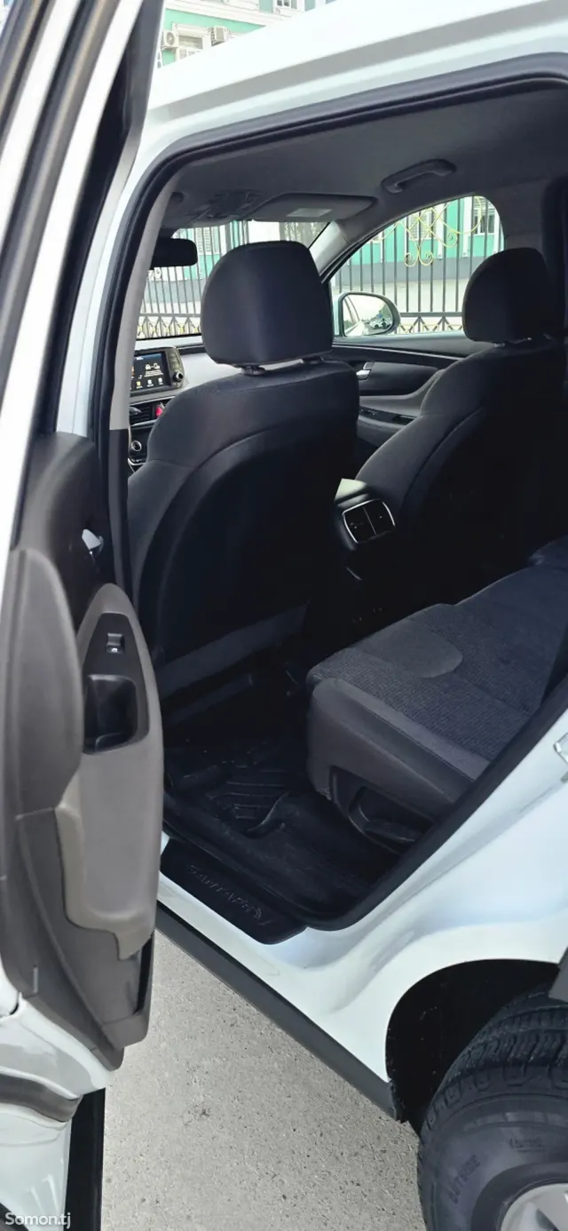 Hyundai Santa Fe 2019 · 2.4 AT