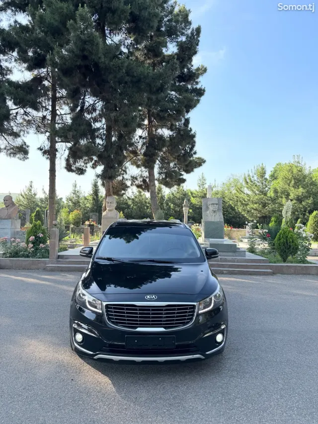 Kia Carnival 2015 · 2.2 AT