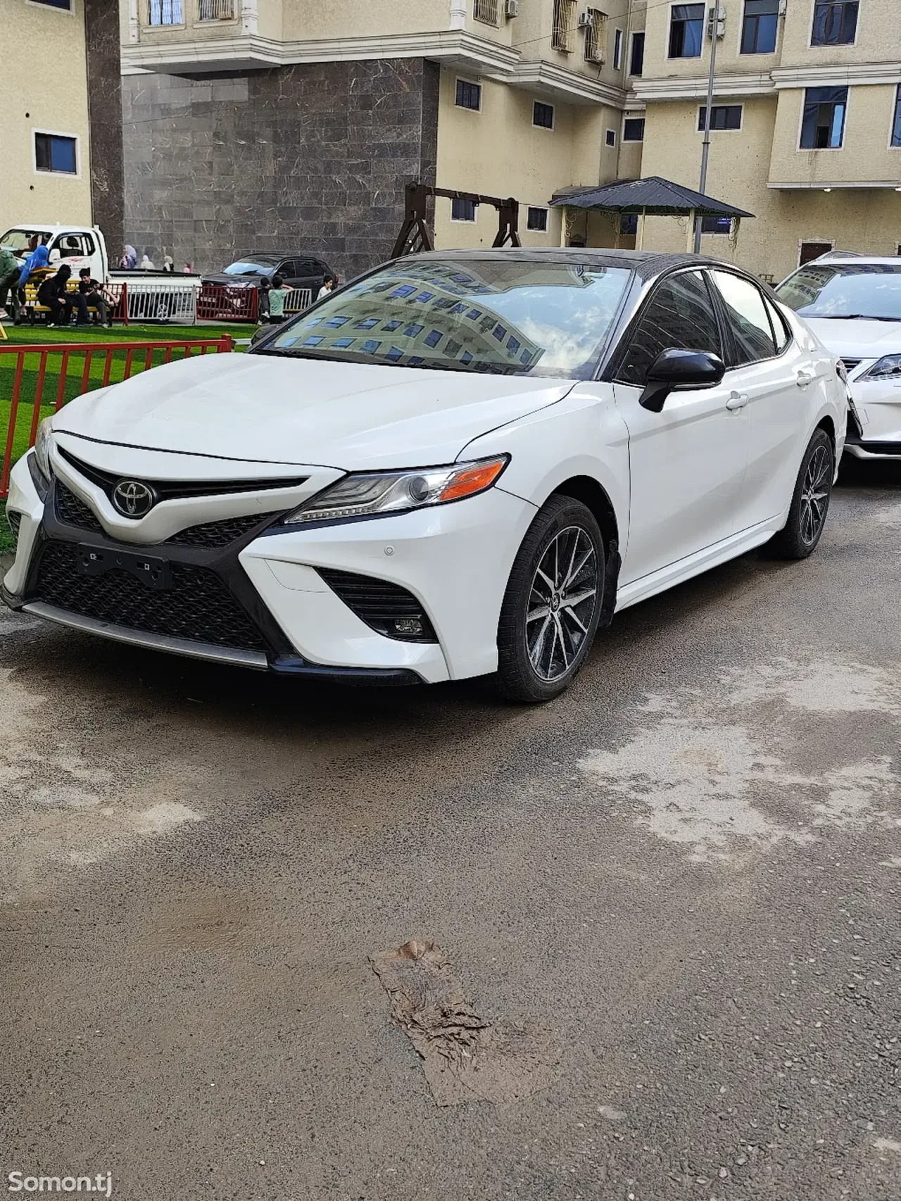 Toyota Camry 2019 · 2.5 AT