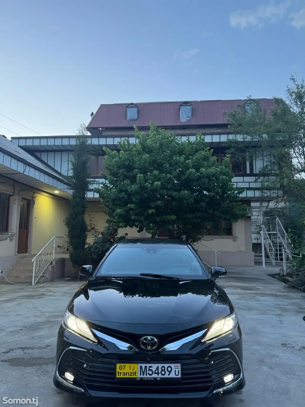 Toyota Camry 2020 · 3.5 AT