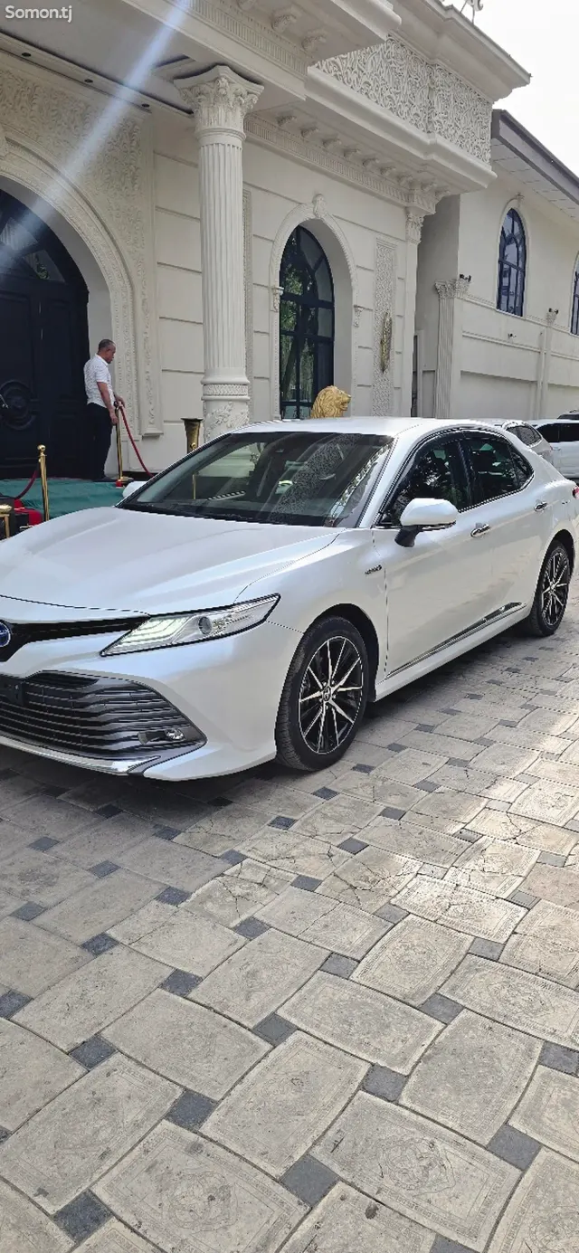 Toyota Camry 2018 · 2.5 AT