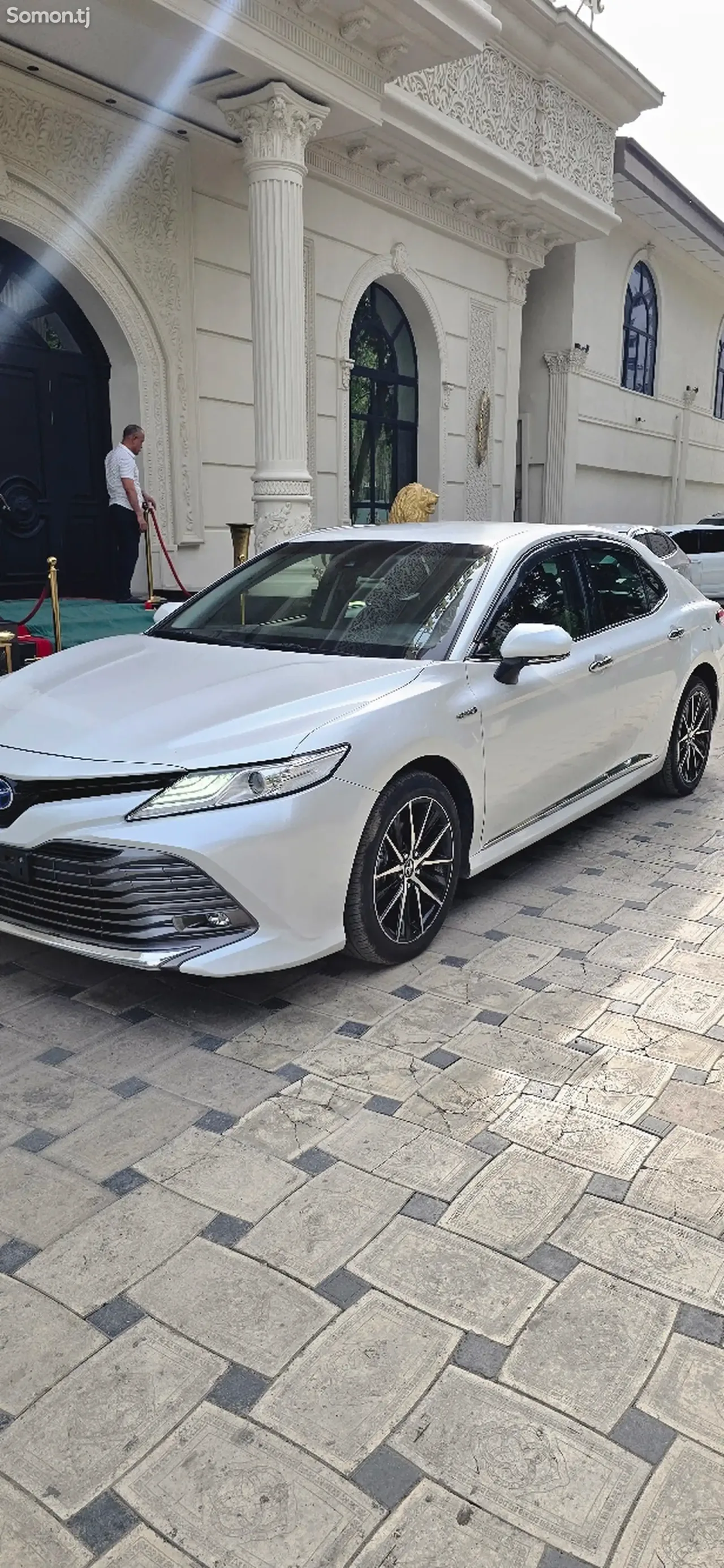 Toyota Camry 2018 · 2.5 AT