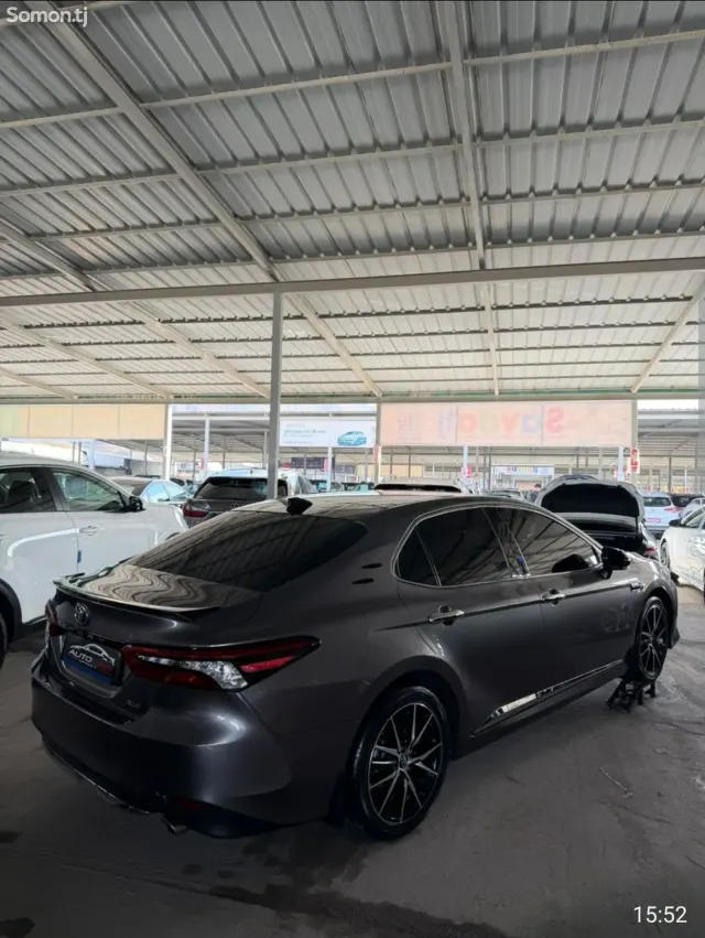 Toyota Camry 2018 · 3.5 AT