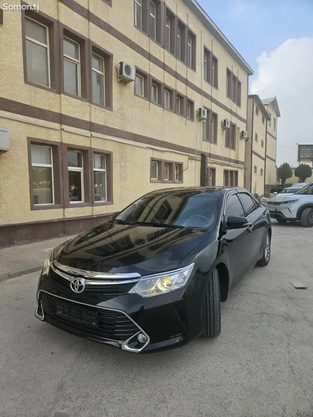 Toyota Camry 2016 · 2.0 AT