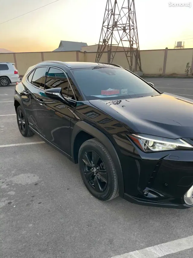 Lexus UX series 2021 · 2.5 AT