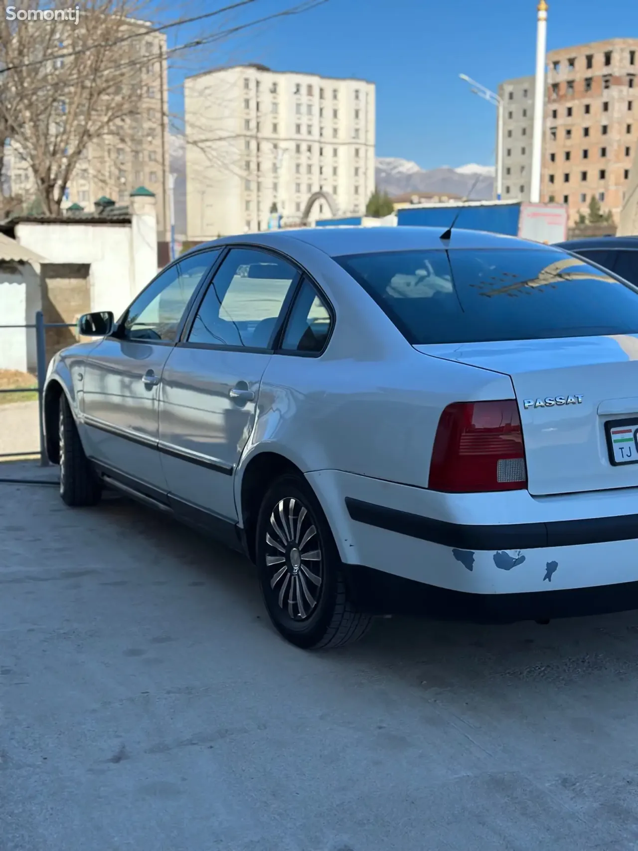 Volkswagen Passat 1997 · 1.6 MT