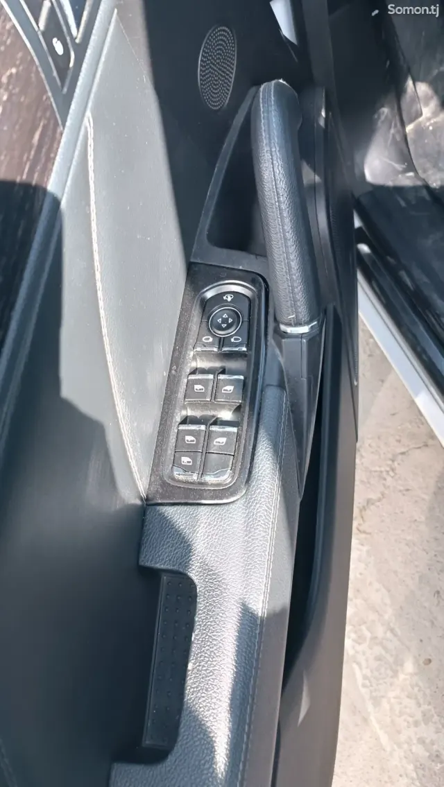 Zotye T600 2016 · 0.8 AT