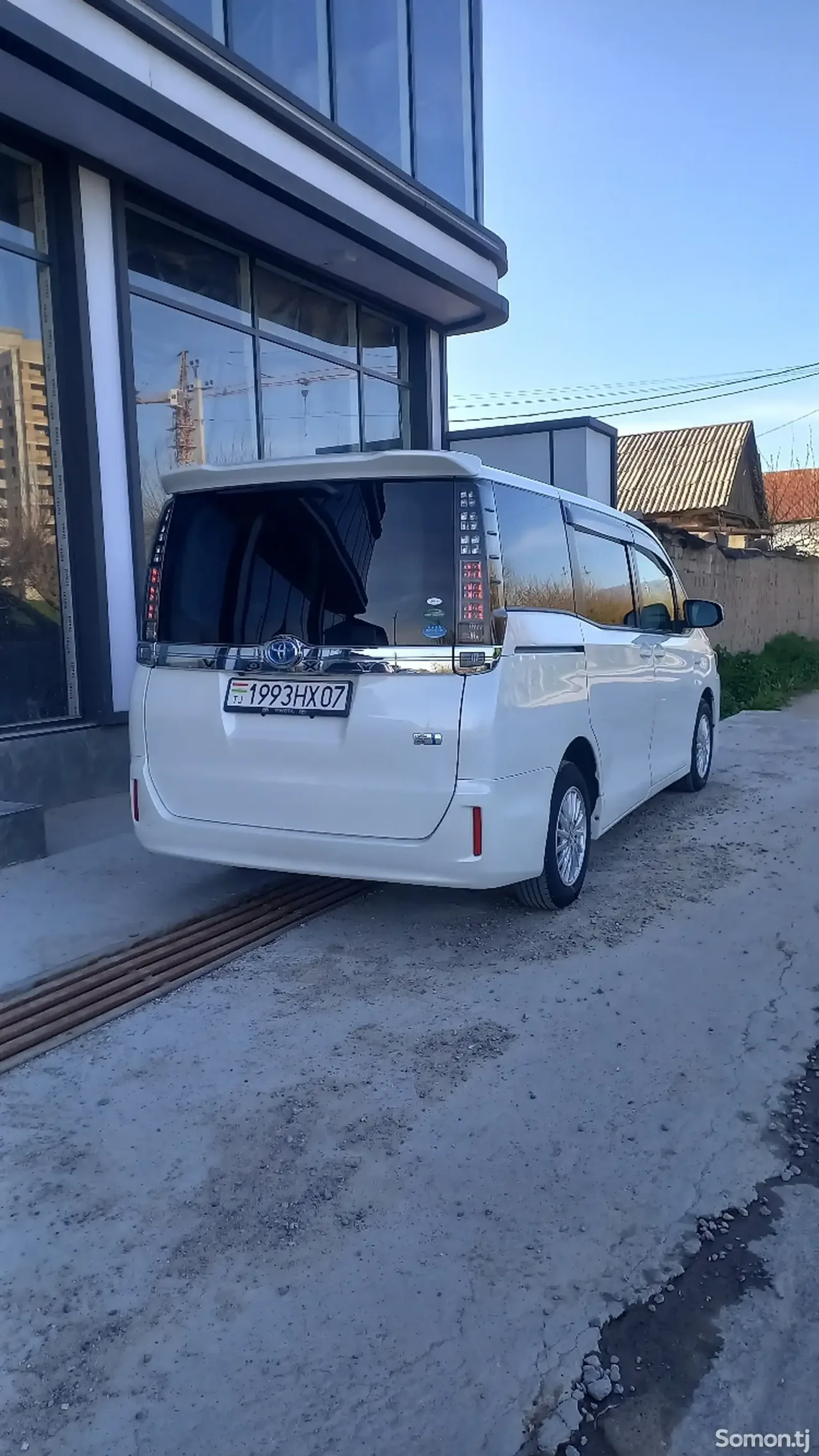 Toyota Voxy 2014 · 2.0 CVT