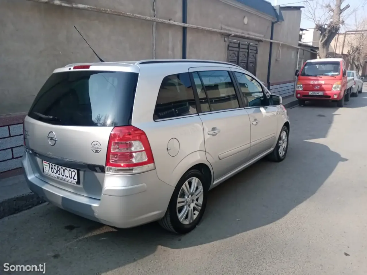 Opel Zafira 2011 · 1.8 MT