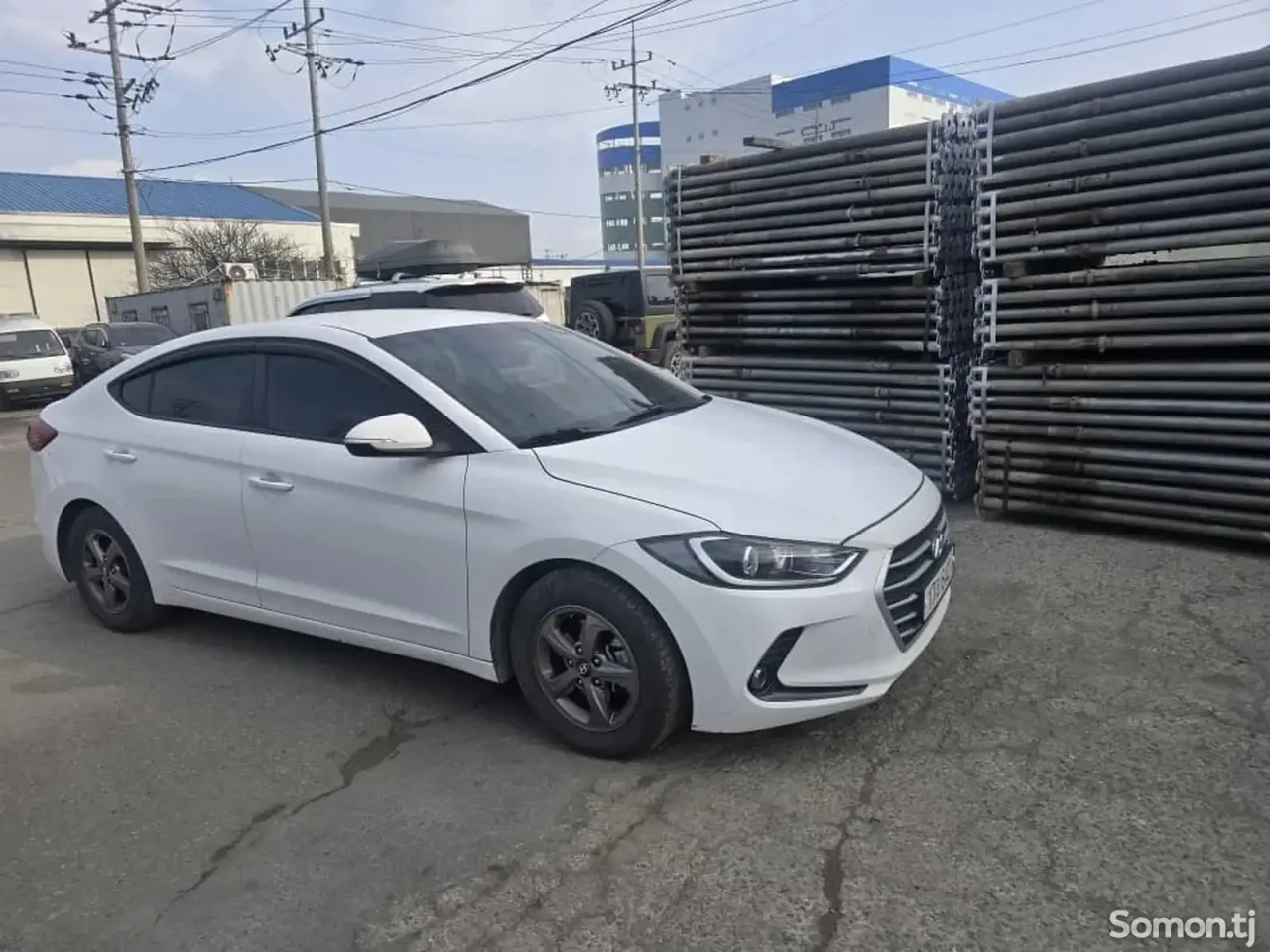 Hyundai Avante 2016 · 1.6 AT