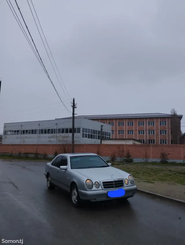 Mercedes-Benz E class 1997 · 2.0 AT