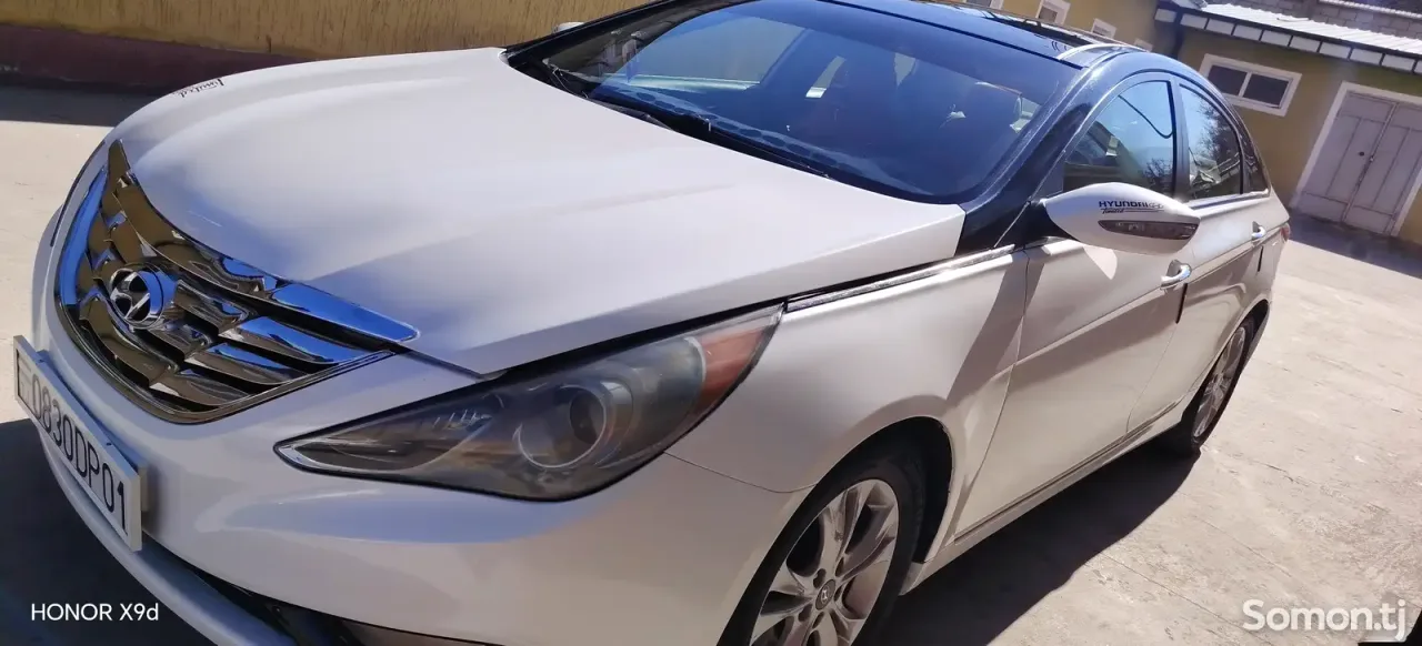 Hyundai Sonata 2012 · 2.4 AT