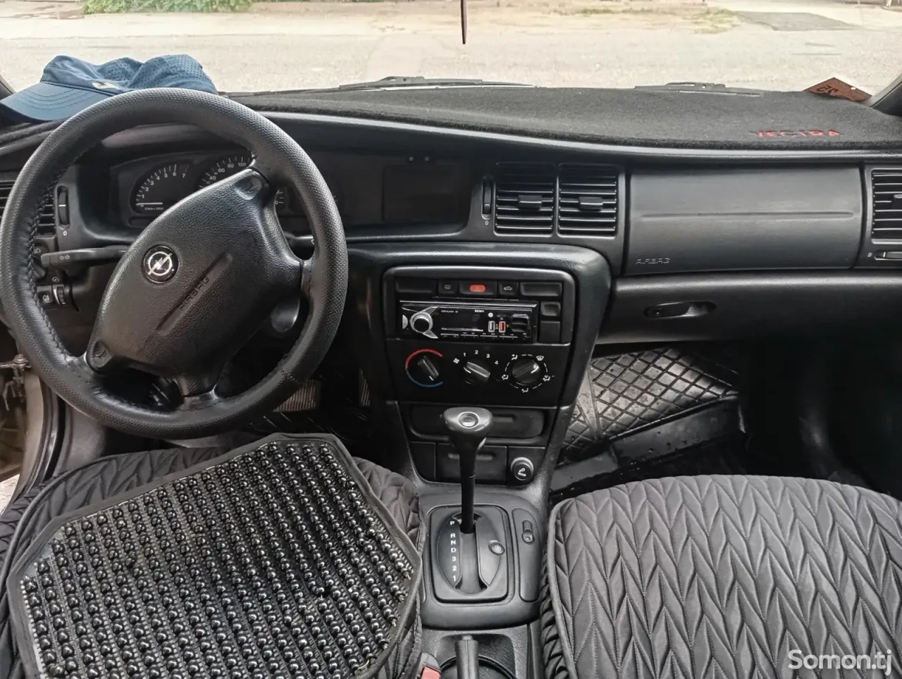 Opel Vectra B 1996 · 1.6 AT