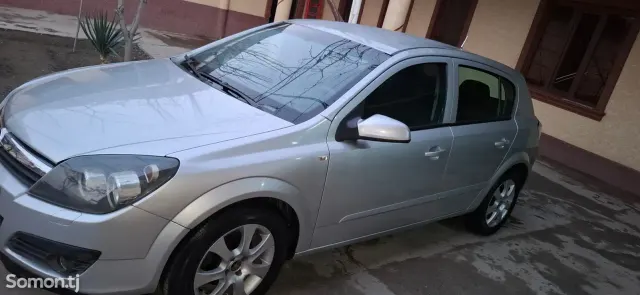 Opel Astra H 2006 · 1.6 MT