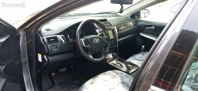Toyota Camry 2015 · 2.5 AT