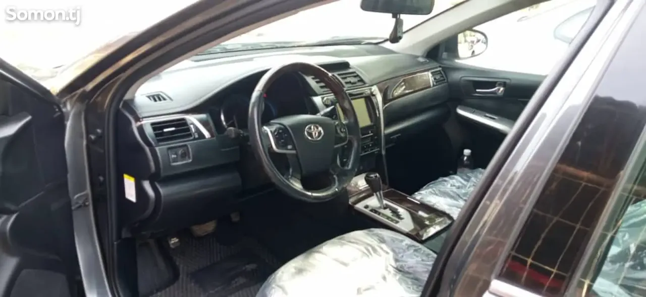 Toyota Camry 2015 · 2.5 AT