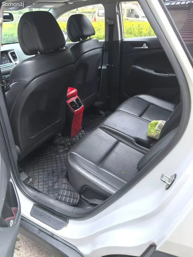 Hyundai Tucson 2016 · 1.6 AT