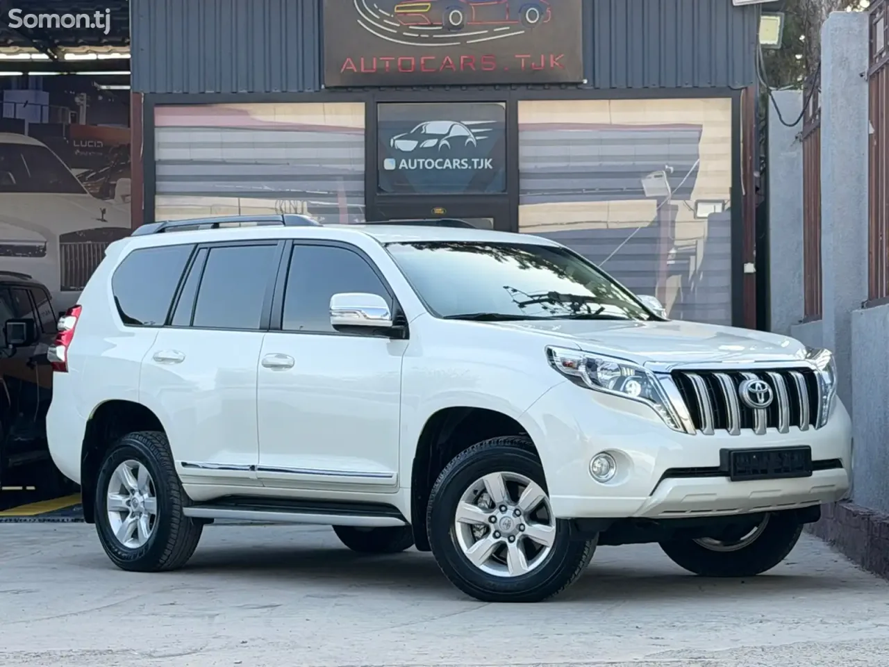 Toyota Land Cruiser Prado 2015 · 4.0 AT