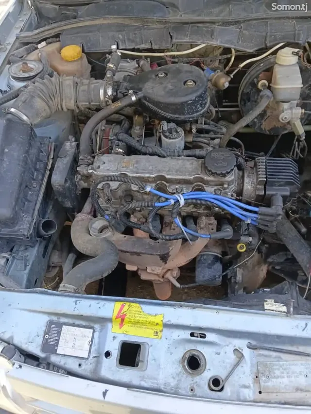 Opel Vectra C 1992 · 1.6 MT