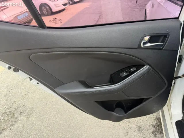 Kia K5 2014 · 2.0 AT