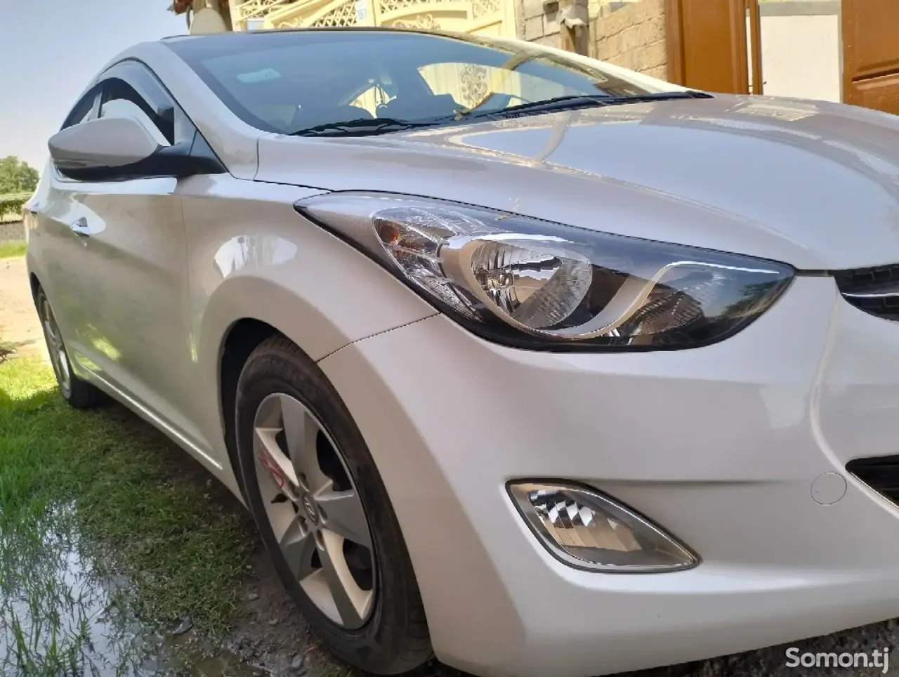 Hyundai Avante 2012 · 1.6 AT