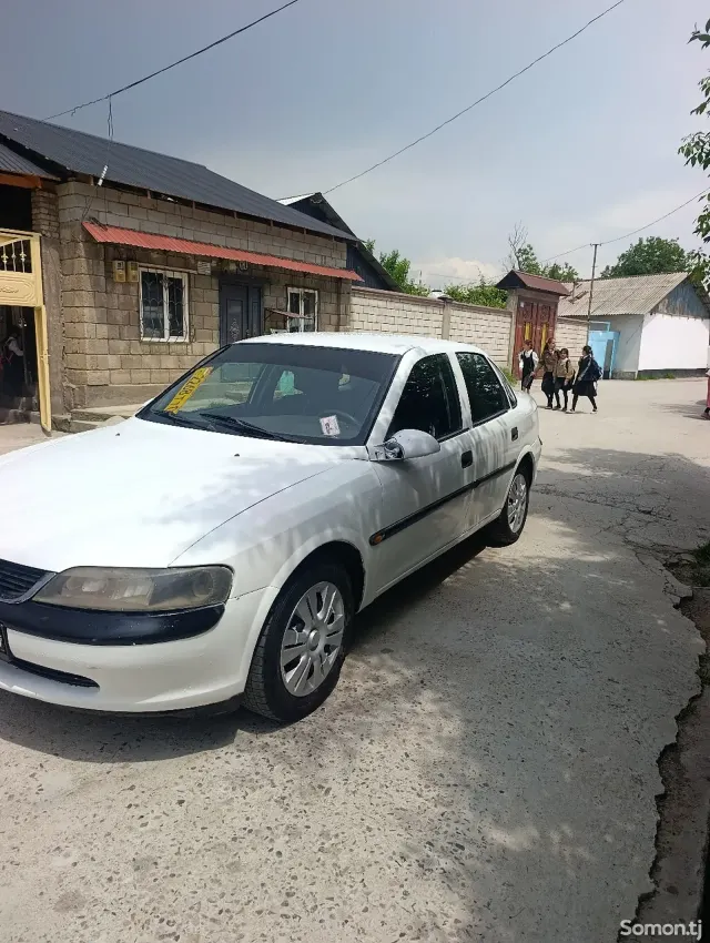 Opel Vectra B 1996 · 1.6 MT