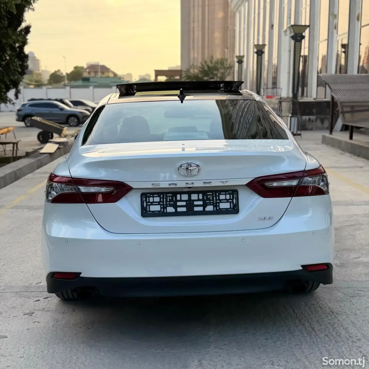 Toyota Camry 2018 · 3.5 AT