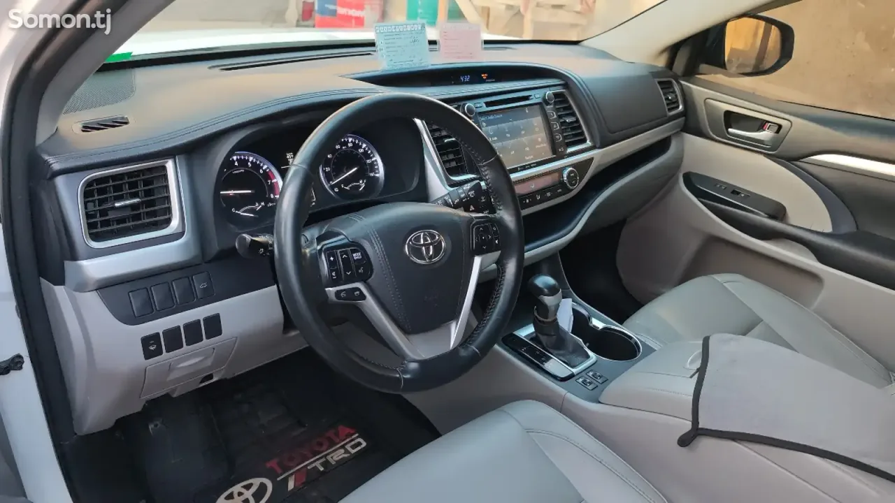 Toyota Highlander 2017 · 3.5 AT