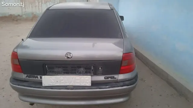 Opel Astra F 1994 · 1.6 MT
