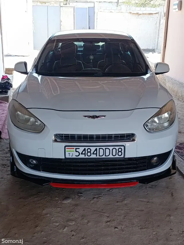 Renault Fluence 2011 · 1.6 MT