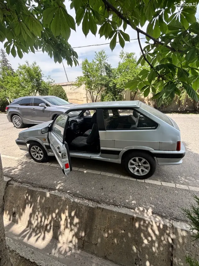 Lada (ВАЗ) 2113 2002 · 1.6 MT