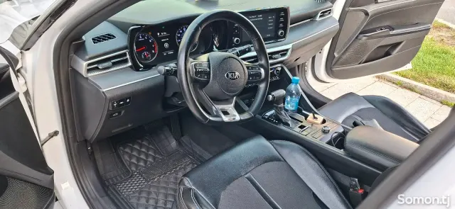 Kia K5 2021 · 1.6 AT