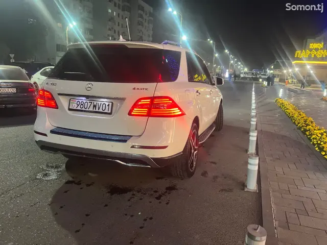 Mercedes-Benz ML class 2012 · 3.5 AT