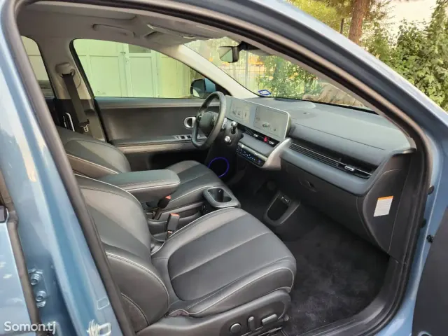 Hyundai IONIQ 2025 · AT