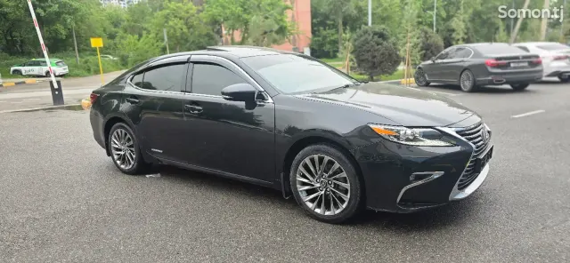 Lexus ES series 2017 · 3.0 AT
