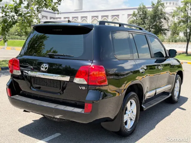 Toyota Land Cruiser 2015 · 4.7 AT